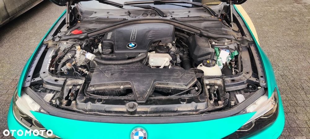 BMW Seria 3 320i Sport Line - 37