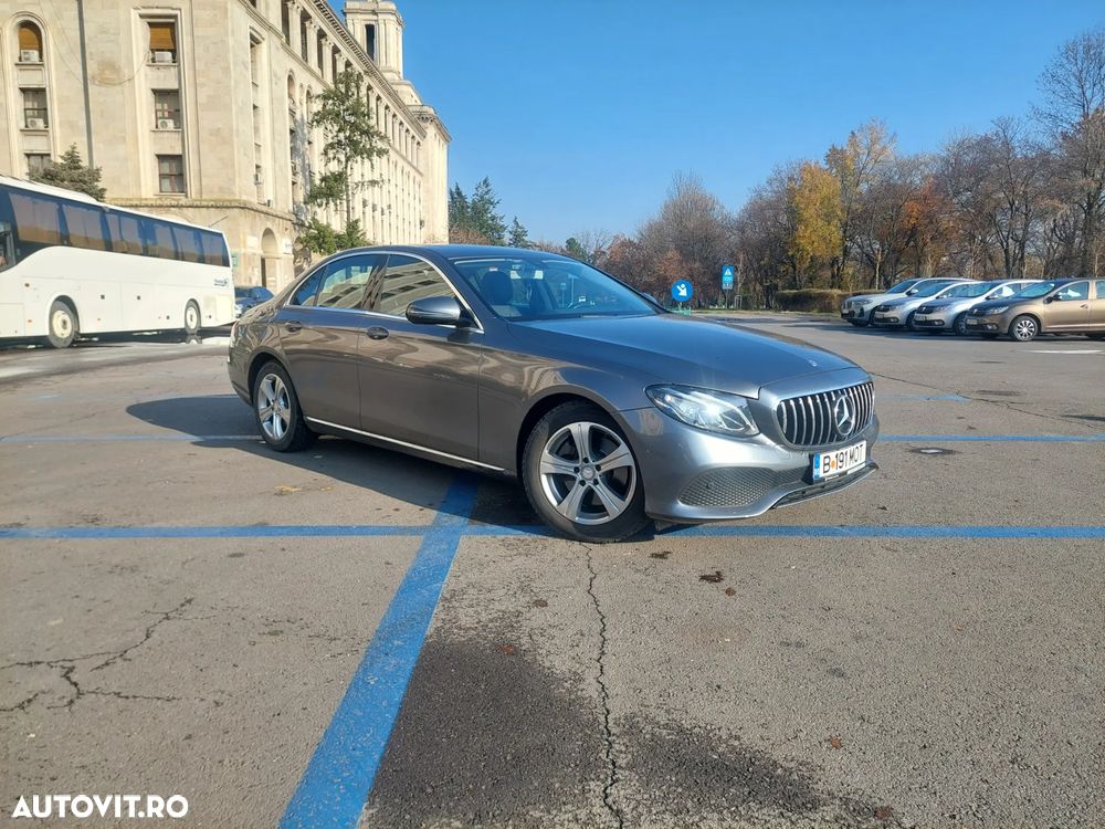 Mercedes-Benz E 200 4Matic T 9G-TRONIC - 29
