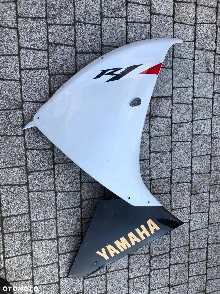 Yamaha R1 RN22 bok pług prawy osłona  boczek  Rn 22