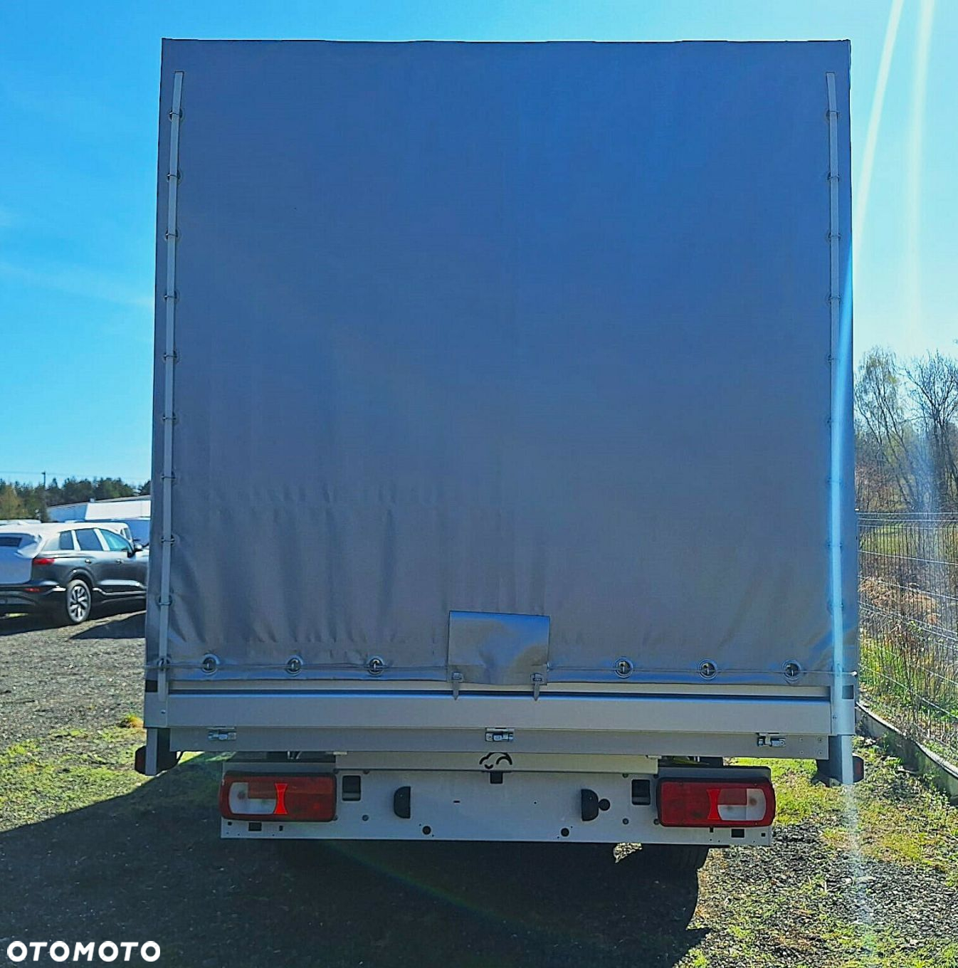 Volkswagen Crafter Crafter 35 Podwozie z pojedynczą kabiną silnik: 2,0 l EURO VI SCR 163 KM / skrzynia biegów: Przedni napęd manualna 6-biegowa rozstaw osi: 4490 mm - 5