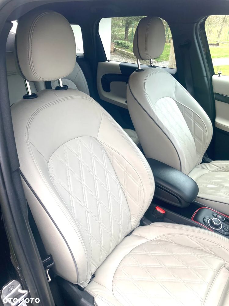 MINI John Cooper Works - 11