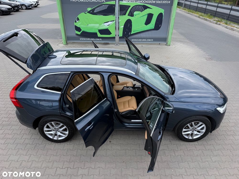 Volvo XC 60 D4 Momentum Pro - 24