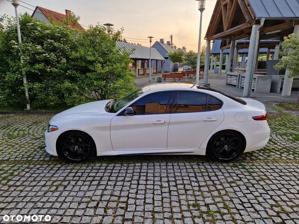 Alfa Romeo Giulia 2.0 Turbo 16V AT8 Veloce Ti - 2