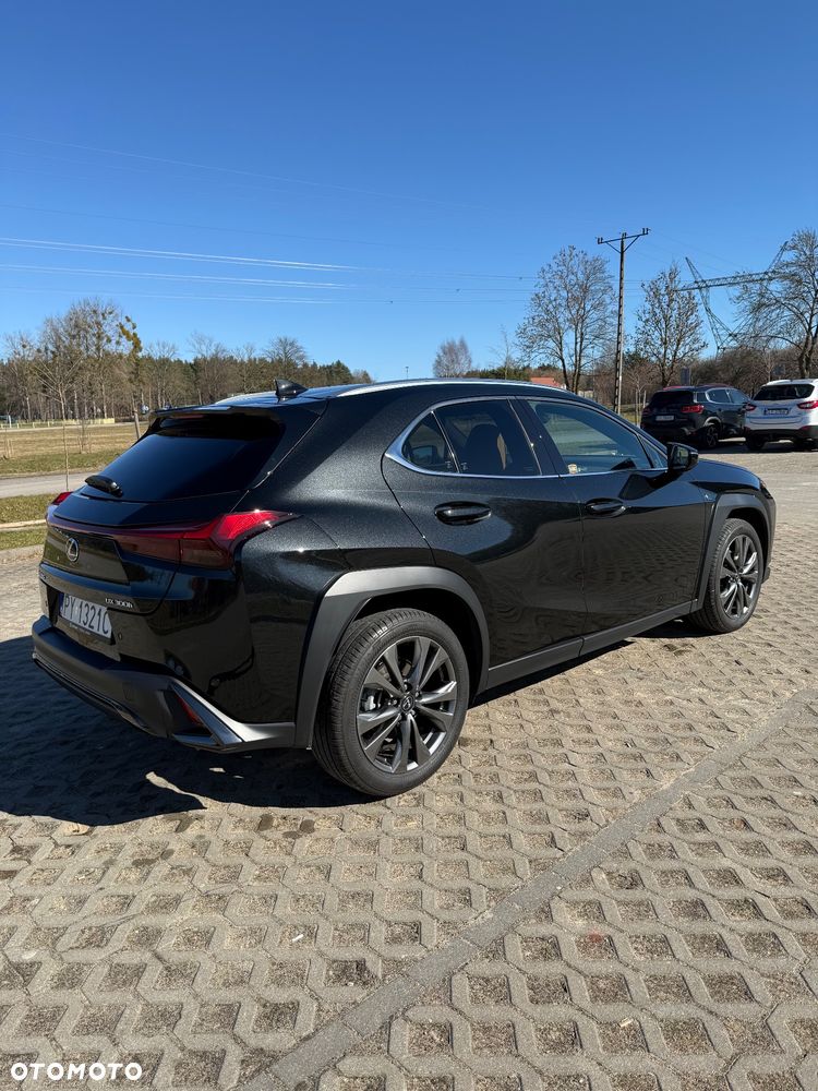 Lexus UX 300h F Sport Design - 5