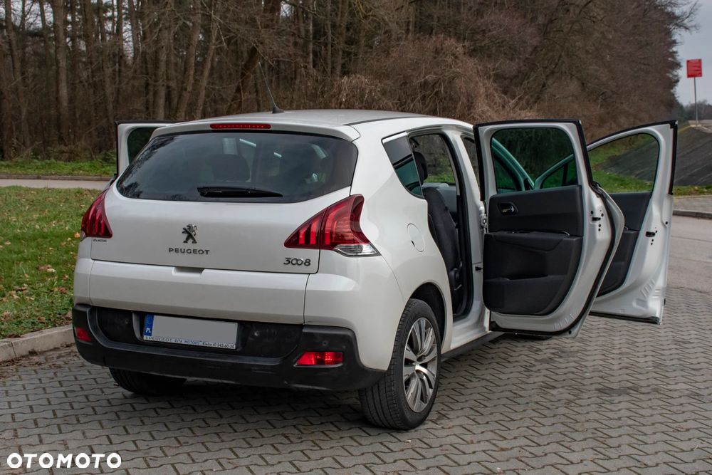 Peugeot 3008 1.6 Premium - 11