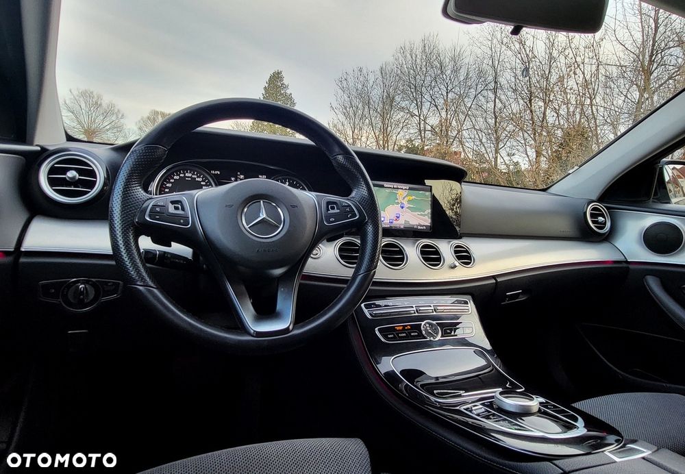 Mercedes-Benz Klasa E - 30
