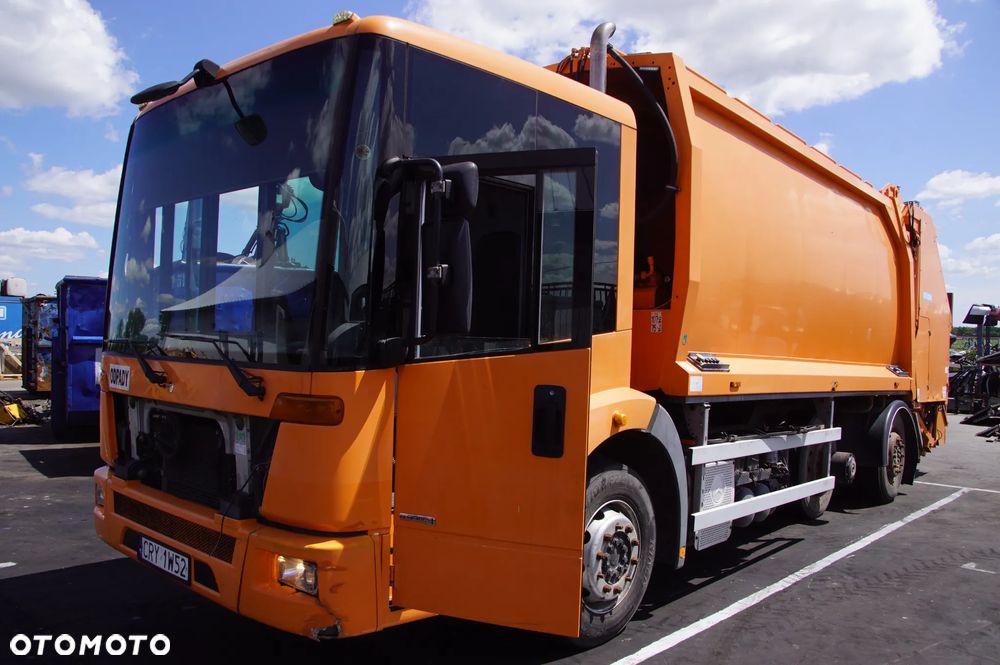 Auto na części - Mercedes Econic 225 tyś km OM926LA OM 926 LA 326 KM A9572704301 ALLISON TIDA 3200 2007R silnik skrzynia drzwi maska lampa rozrusznik most stacyjka licznik moduł sterownik komputer - 6