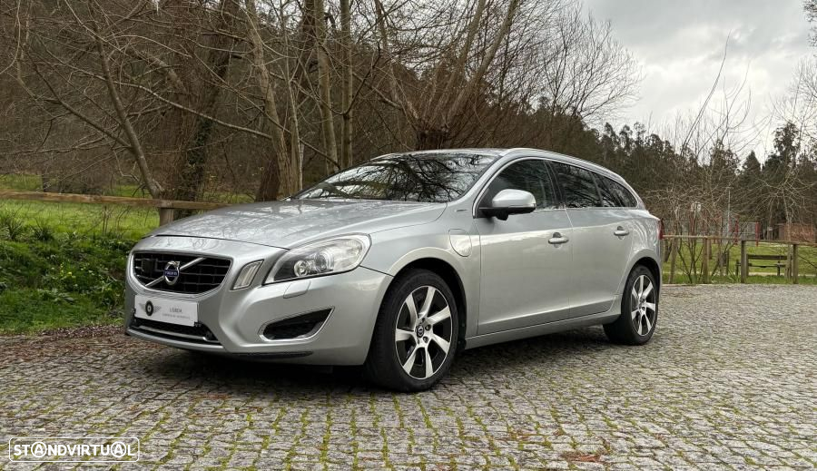Volvo V60 2.4 D6 Summum AWD Phev - 6