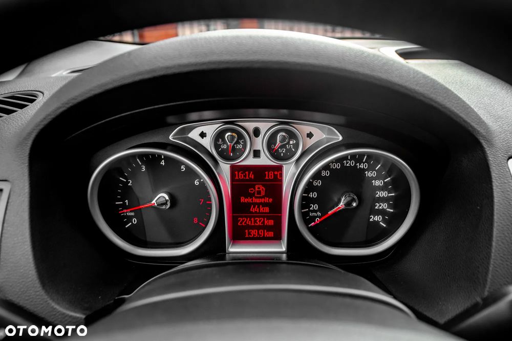 Ford Kuga 2.5 4x4 Titanium - 27