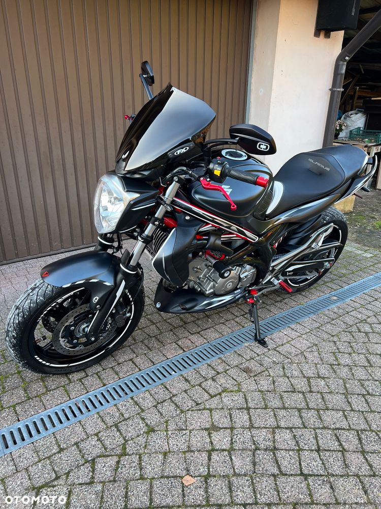 Suzuki Gladius - 5