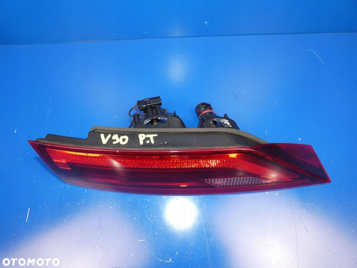 VOLVO V90 II LAMPA PRAWA PRAWY TYŁ TYLNA W KLAPĘ - 2