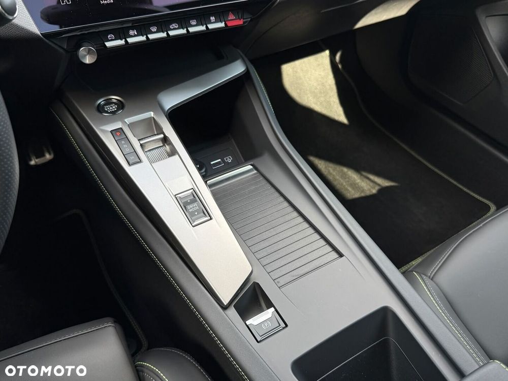 Peugeot 408 2025