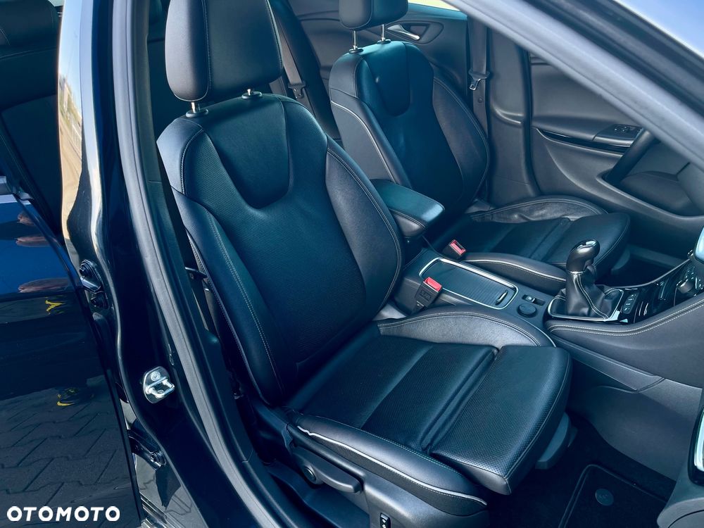 Opel Astra 1.6 BiTurbo D (CDTI) Start/Stop Innovation - 21