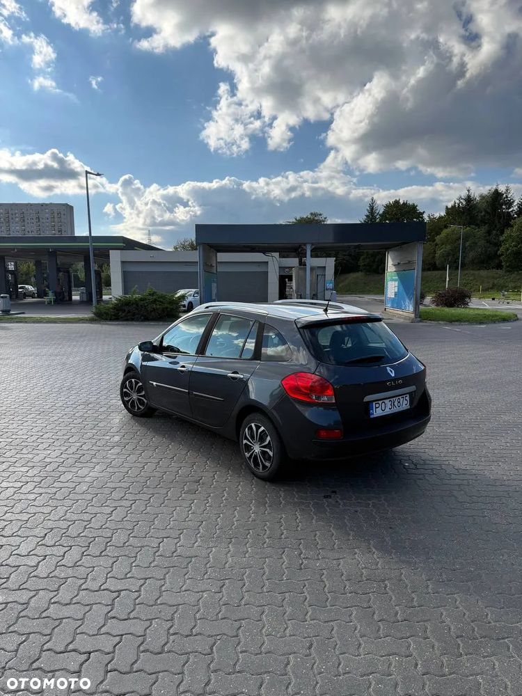 Renault Clio 1.2 16V Grandtour Expression - 2