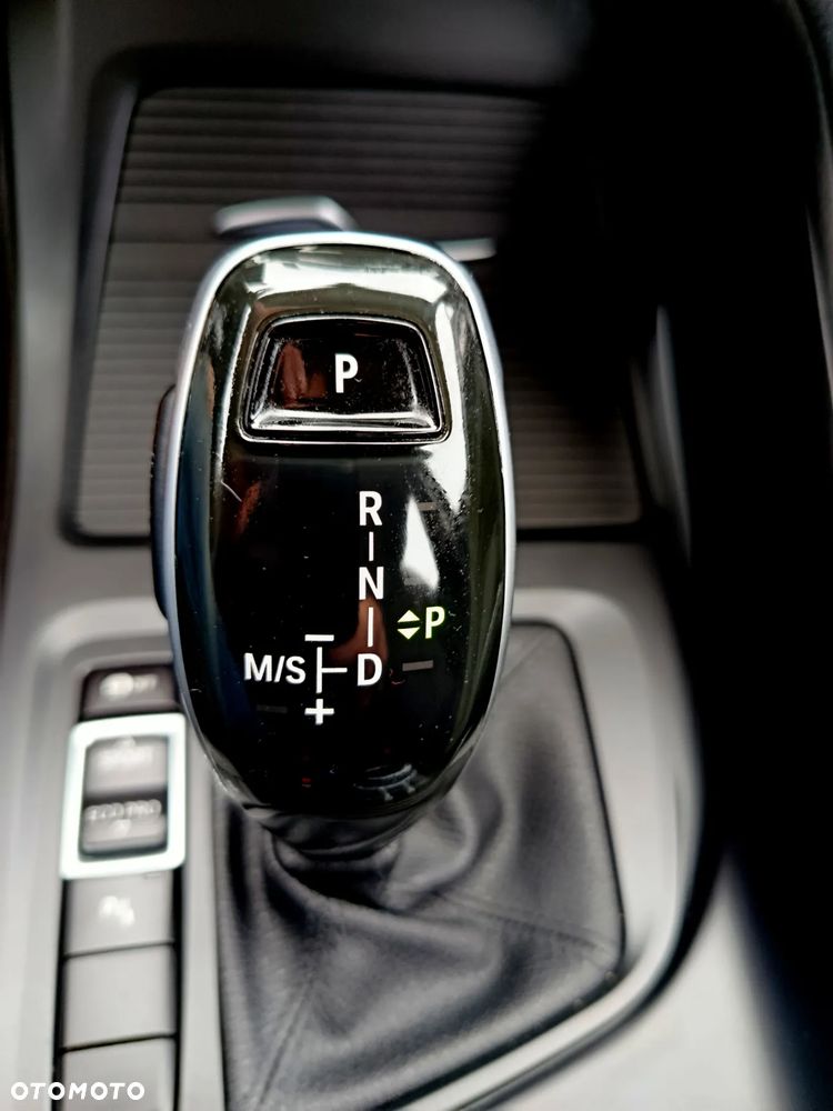 BMW X1 sDrive18i Sport Line - 16
