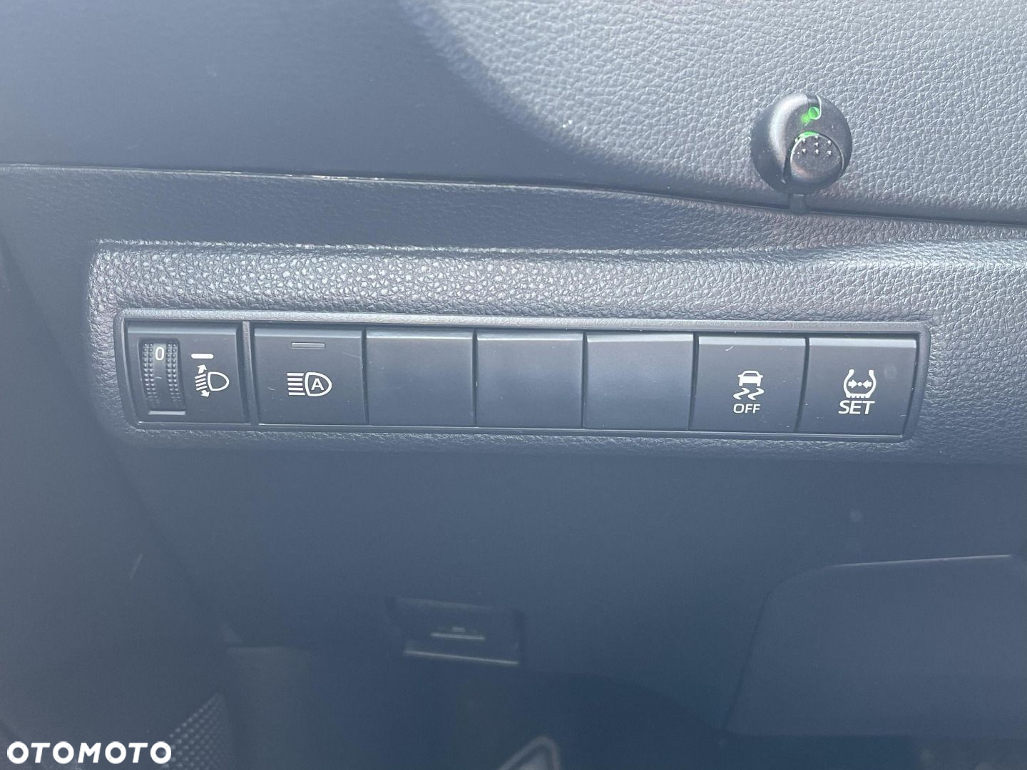 Toyota Corolla - 18