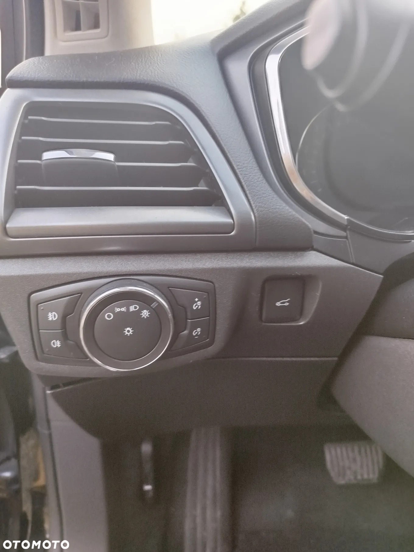 Ford Mondeo 2.0 TDCi Titanium PowerShift - 19
