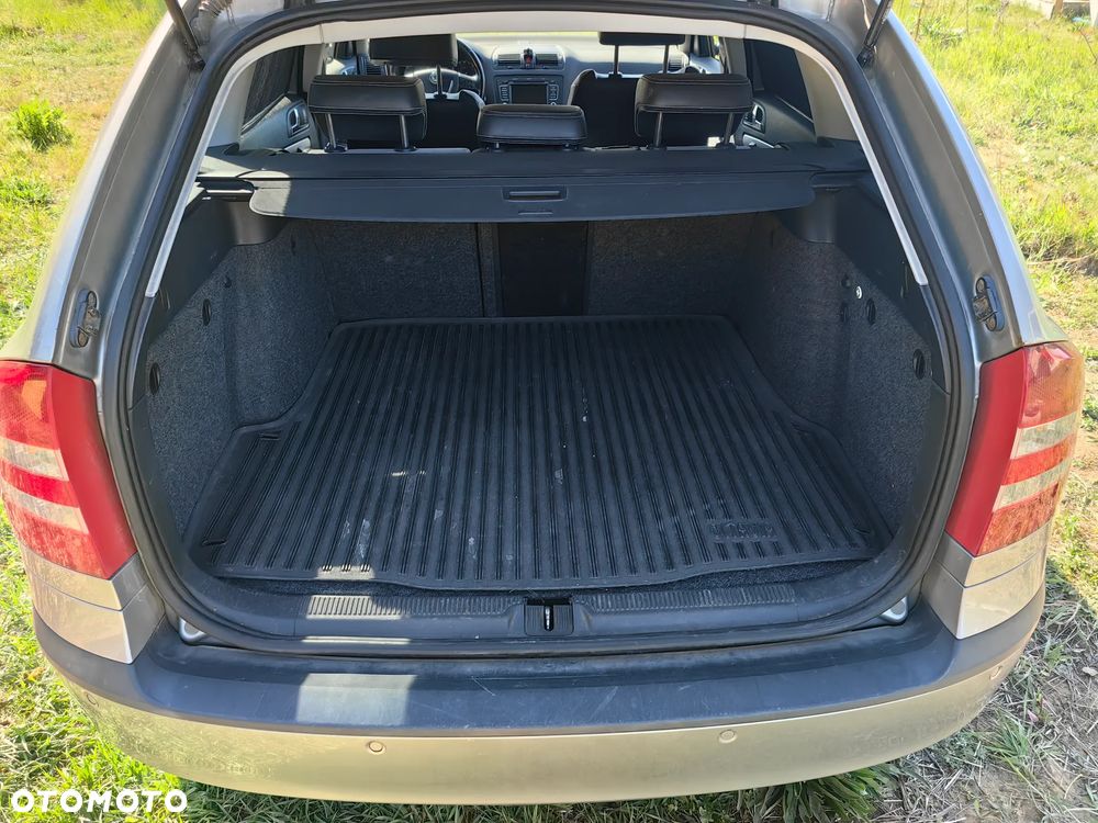Skoda Octavia 1.6 FSI Classic - 17