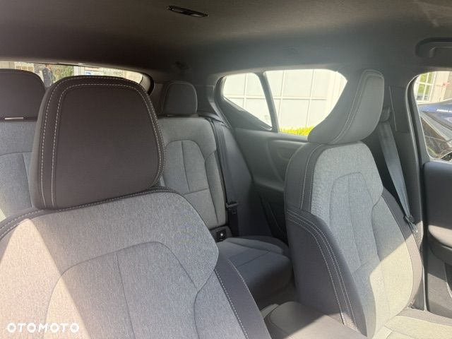Volvo XC 40 B3 Plus Dark - 20