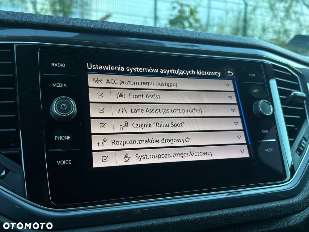 Volkswagen T-Roc - 25