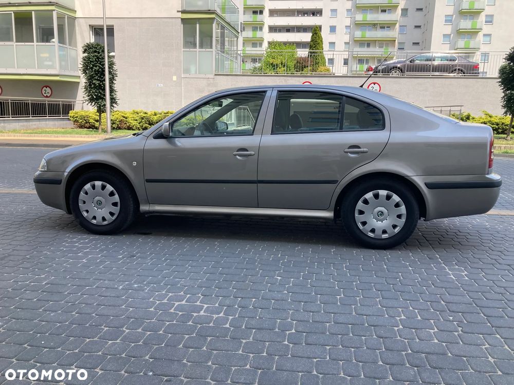 Skoda Octavia 1.6 Tour Plus Ice+ - 5