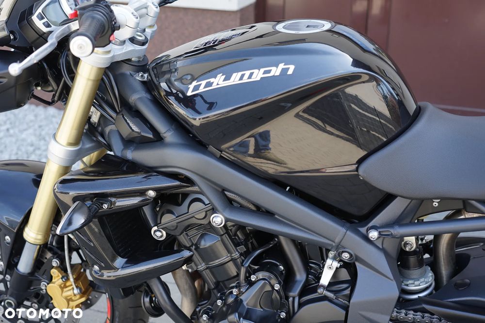 Triumph Street Triple - 27