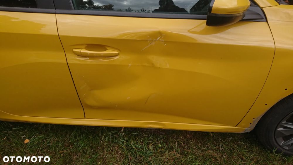 Peugeot 208 - 15