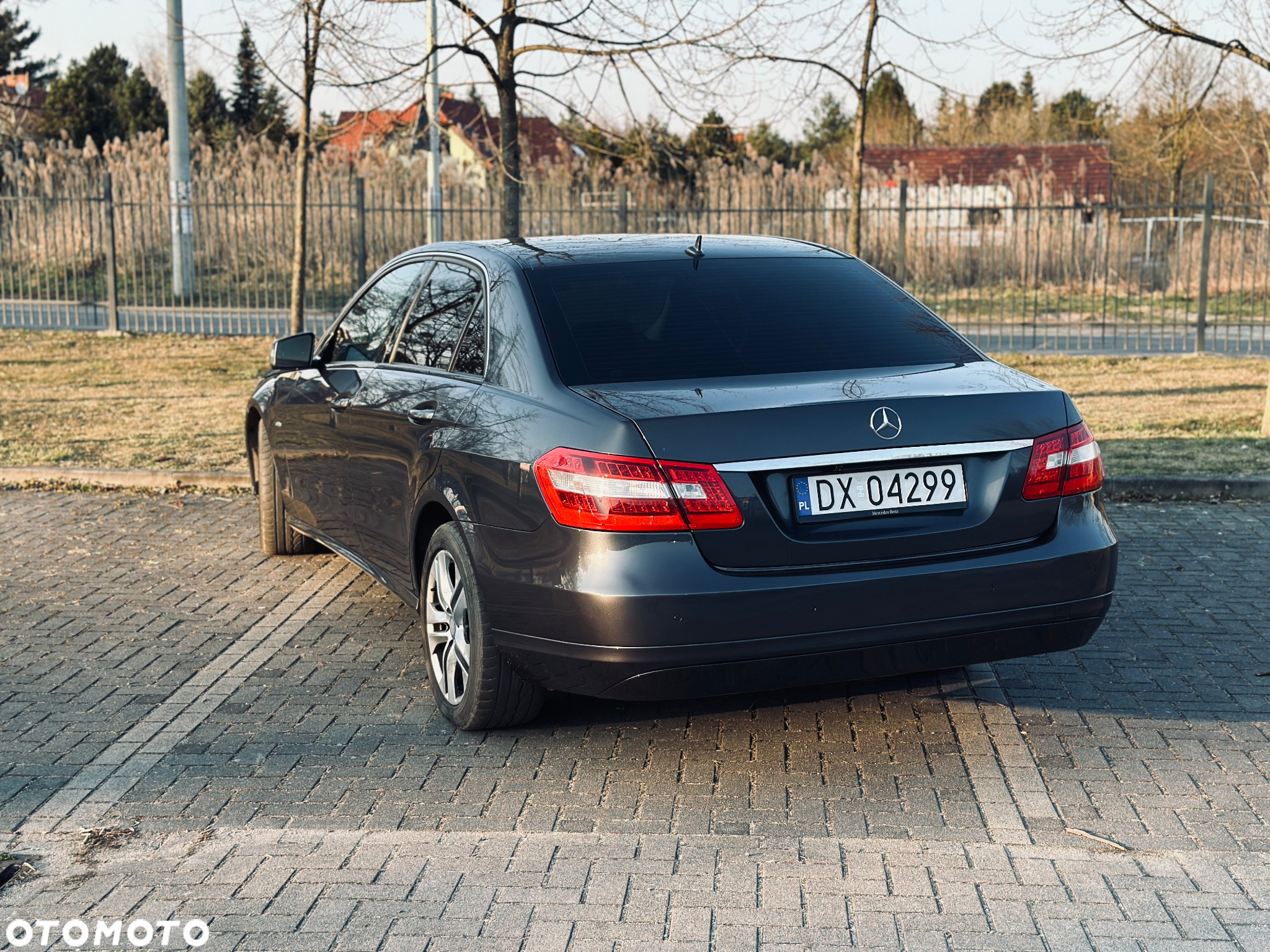 Mercedes-Benz Klasa E 220 T CDI DPF BlueEFFICIENCY Automatik - 5