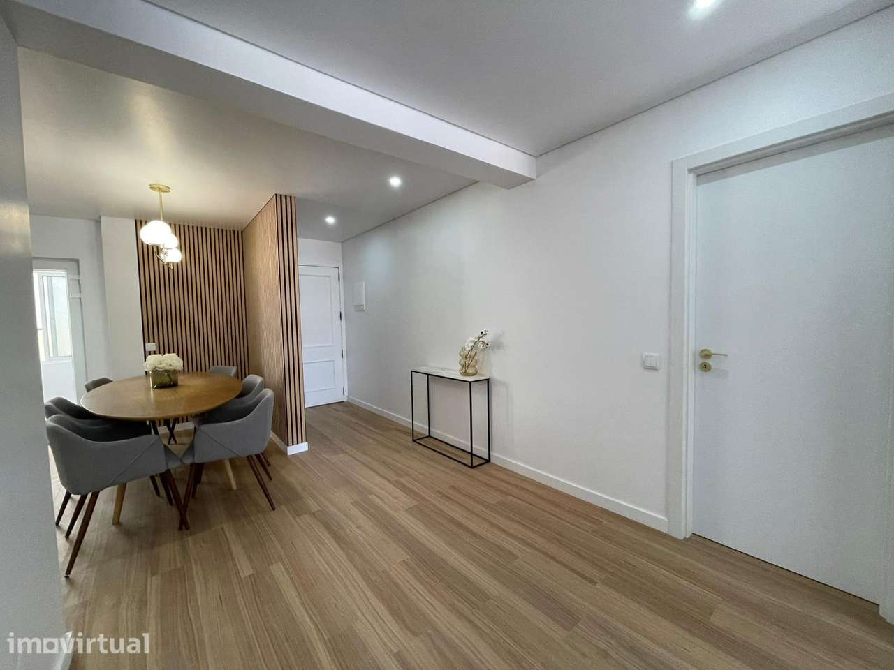 Apartamento T3 remodelado no coração de Vila Real de Santo António - Grande imagem: 2/20