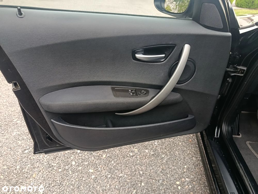 BMW Seria 1 118d - 29