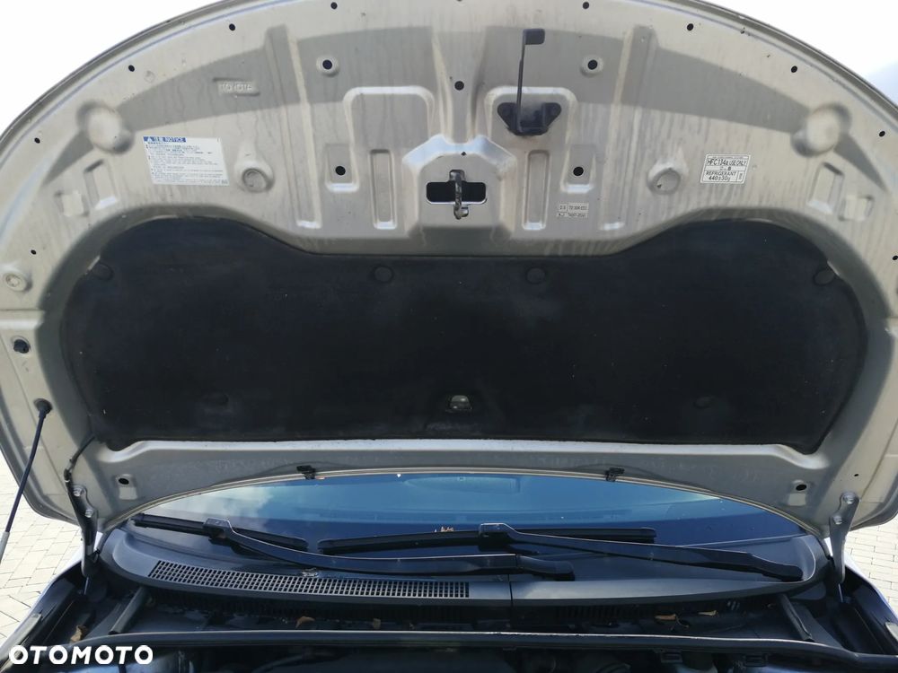 Toyota Avensis 2.2 D-4D Premium - 4