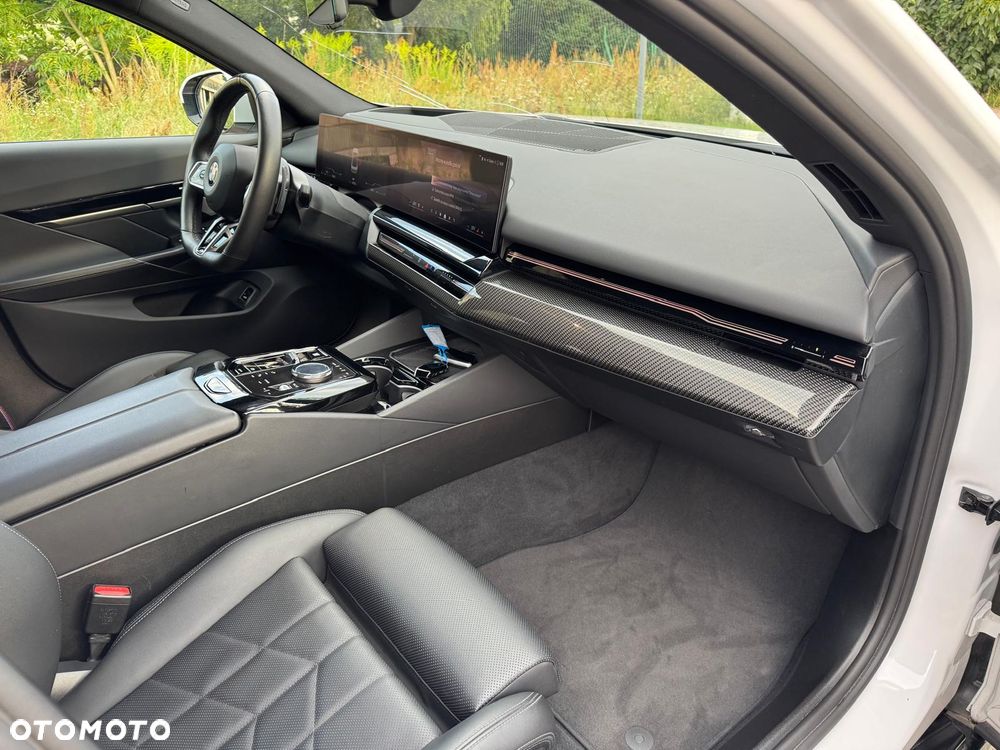 BMW Seria 5 520d xDrive mHEV M Sport - 29