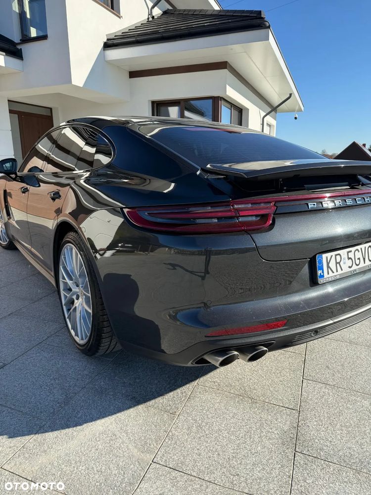 Porsche Panamera 4S - 5