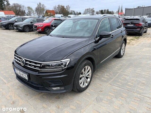 Volkswagen Tiguan - 1
