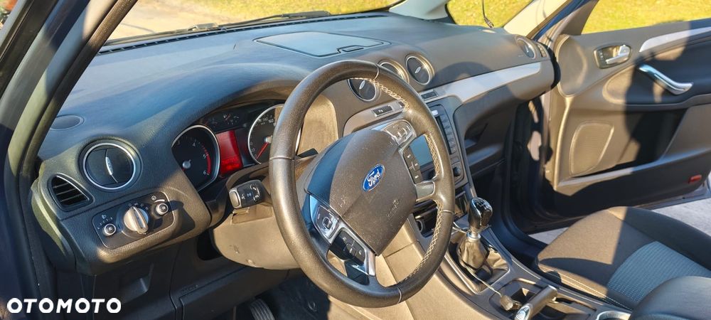 Ford Galaxy 2.0 TDCi Ghia - 8