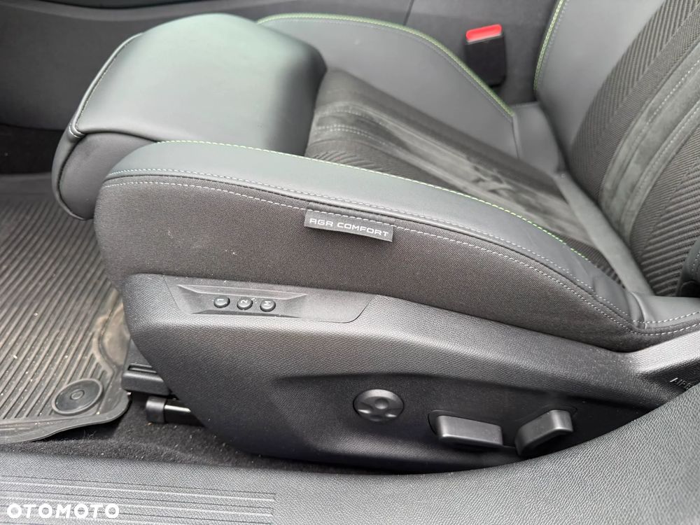 Peugeot 408 1.6 Plug-in Hybrid 240 GT Exclusive e-DCS7 - 23