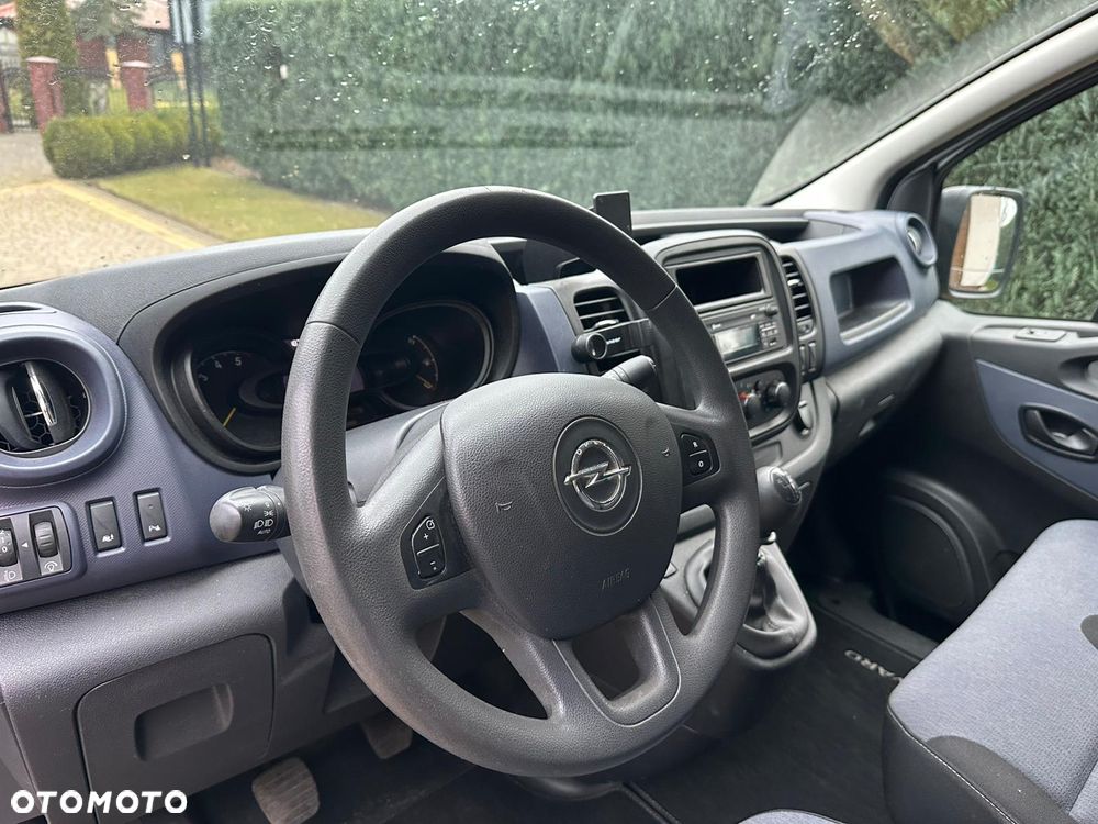 Opel Vivaro - 11
