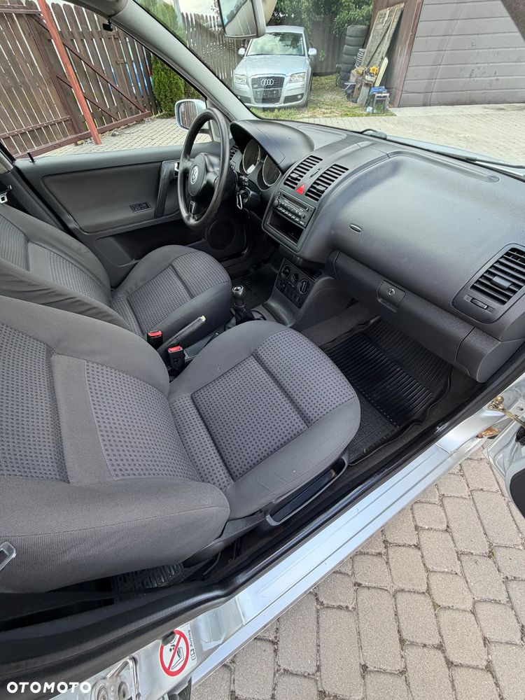 Volkswagen Polo 1.4 16V Comfortline - 11