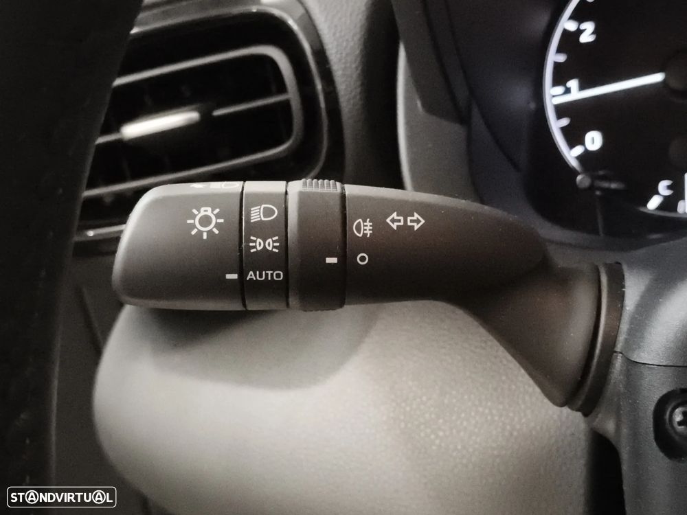 Toyota Yaris 1.0 VVT-i Comfort Plus - 17