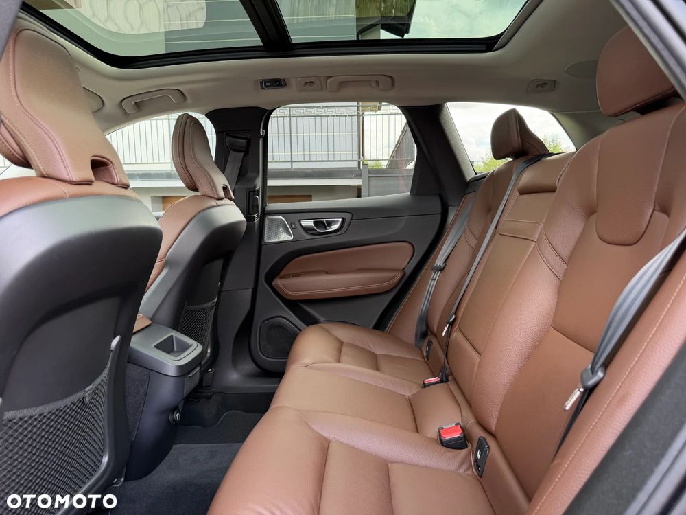 Volvo XC 60 B5 B AWD Inscription - 33