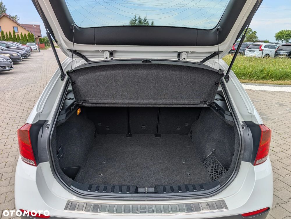 BMW X1 sDrive18d Sport Line - 38