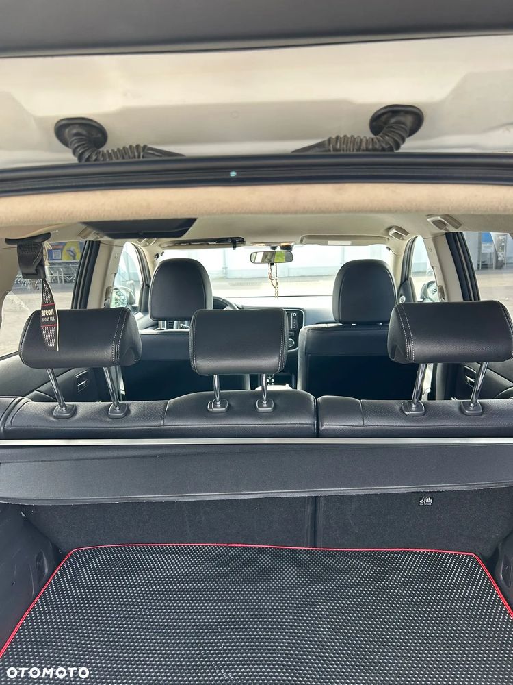 Mitsubishi Outlander 2.2 DID Instyle Navi - 4