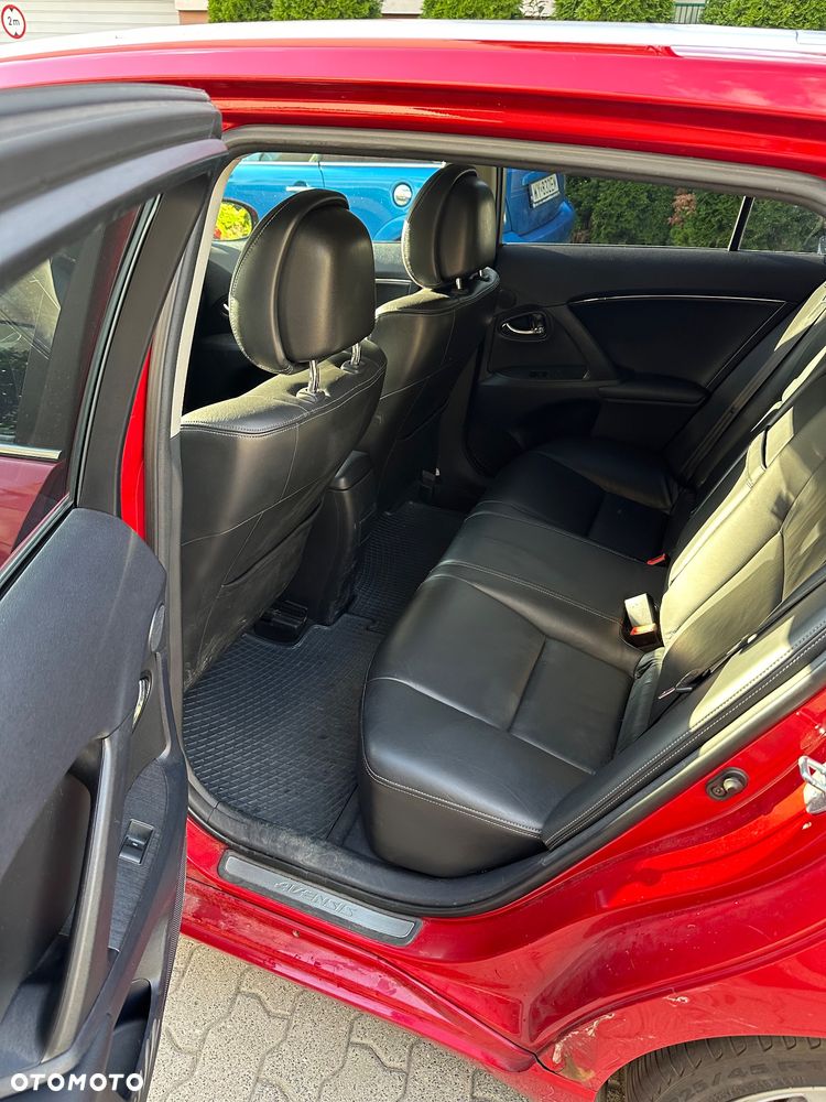 Toyota Avensis 2.0 Premium - 31