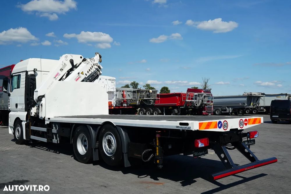 MAN TGX 18.440 / 6x2 / PLATFORMĂ - 6,3 M / HDS HIAB 422 E-6 HIDUO / CAPACITATE MAXIMĂ DE RIDICARE: 12.000 KG / EXTENSIE MAXIMĂ: 16,5 M / TELECOMANDĂ / - 11