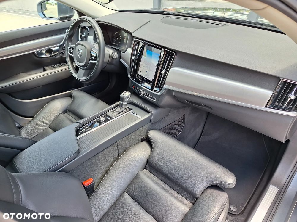 Volvo V90 T4 Momentum Pro - 25