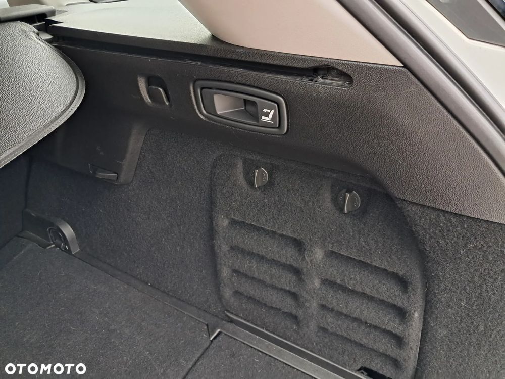 Renault Megane 1.7 Blue dCi Intens EDC - 16