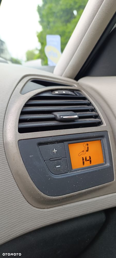 Citroën C4 Picasso 2.0i Exclusive MCP - 25