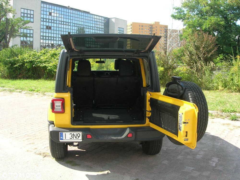 Jeep Wrangler - 8