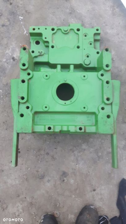 Obudowa WOM R554583 RE577309 JOHN DEERE 6210R - 1
