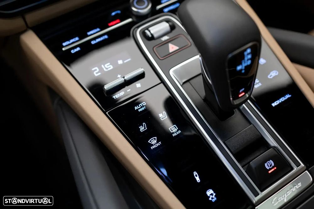Porsche Cayenne Coupé E-Hybrid - 29